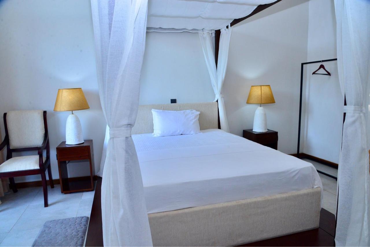 Hikka Hill Loft Apartment Hikkaduwa Bagian luar foto