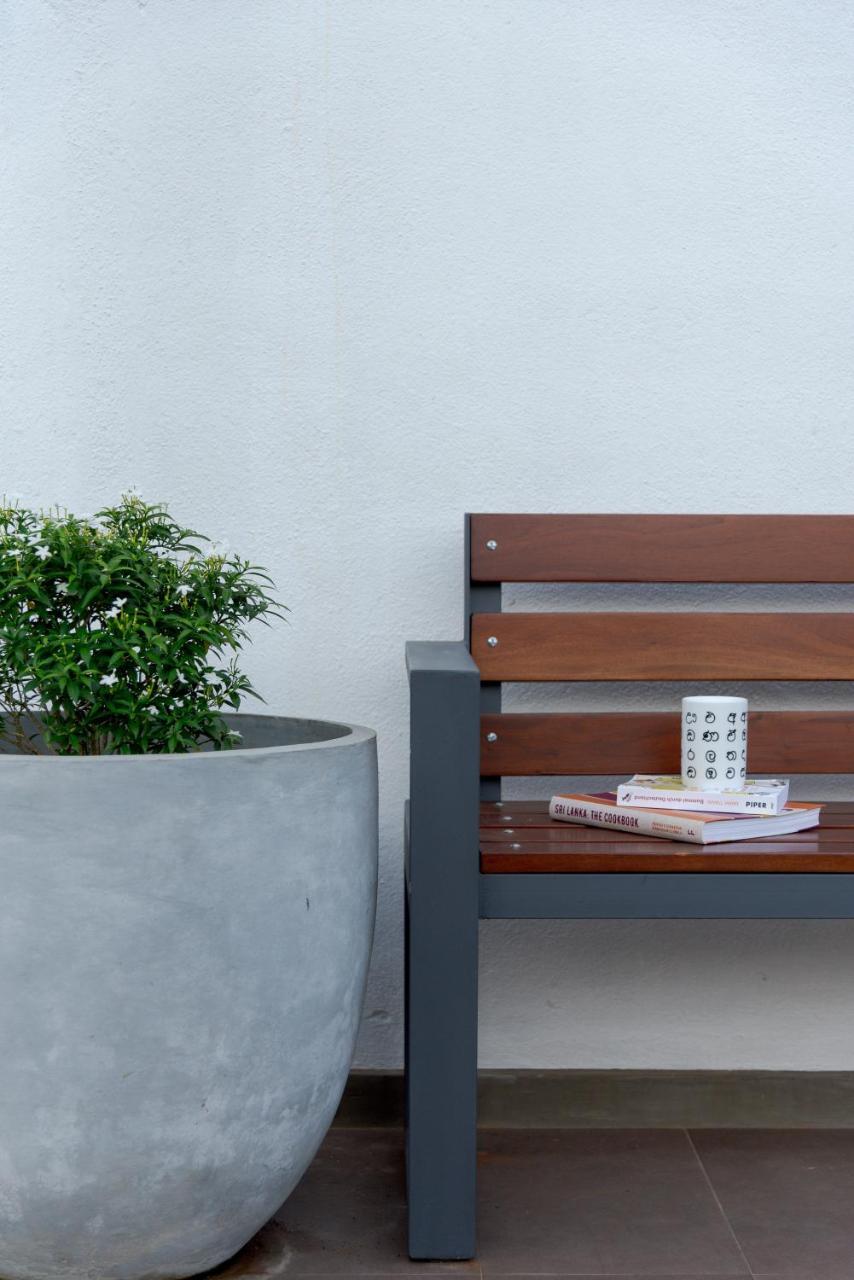 Hikka Hill Loft Apartment Hikkaduwa Bagian luar foto