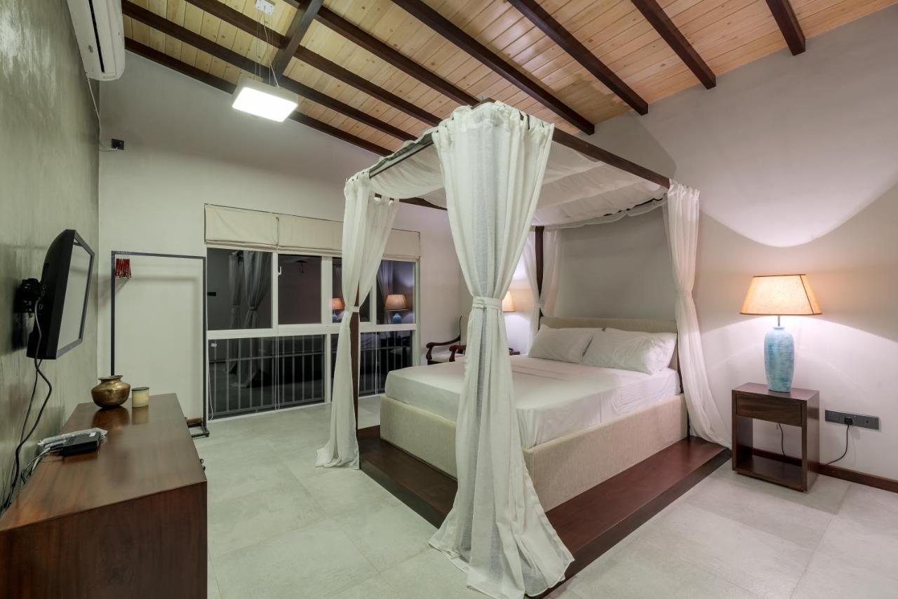 Hikka Hill Loft Apartment Hikkaduwa Bagian luar foto