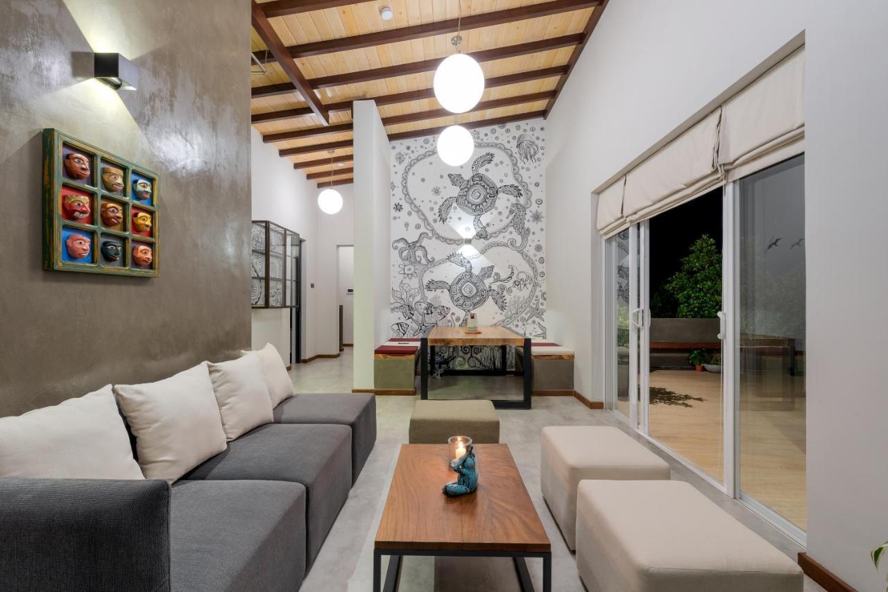 Hikka Hill Loft Apartment Hikkaduwa Bagian luar foto